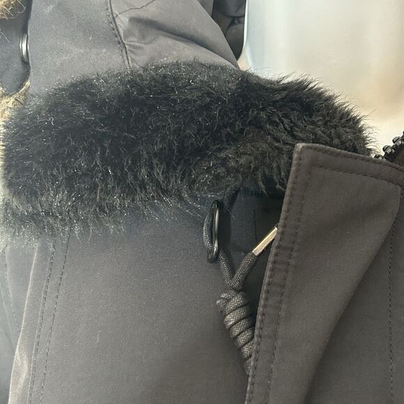 Aritzia TNA Down Parka M Black Hood Fur Trim Water Repellent Slim Fit - Picture 4 of 12